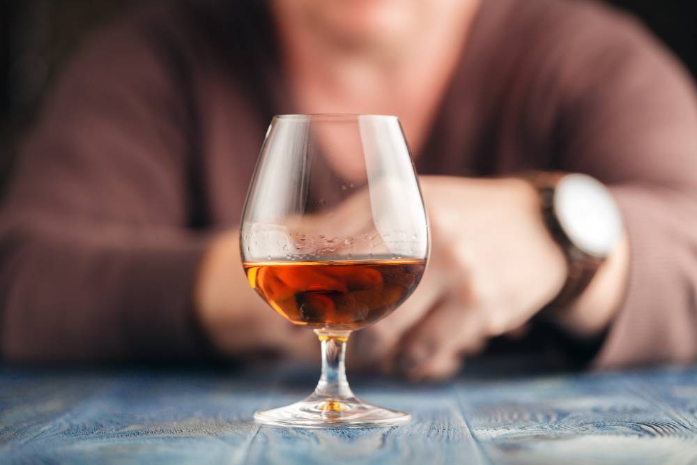 Dlaczego alkoholik kłamie: fałszywy obraz siebie